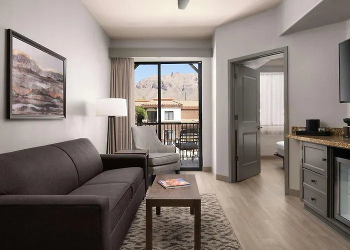 Hotel Embassy Tucson - Paloma Village Casas Adobes