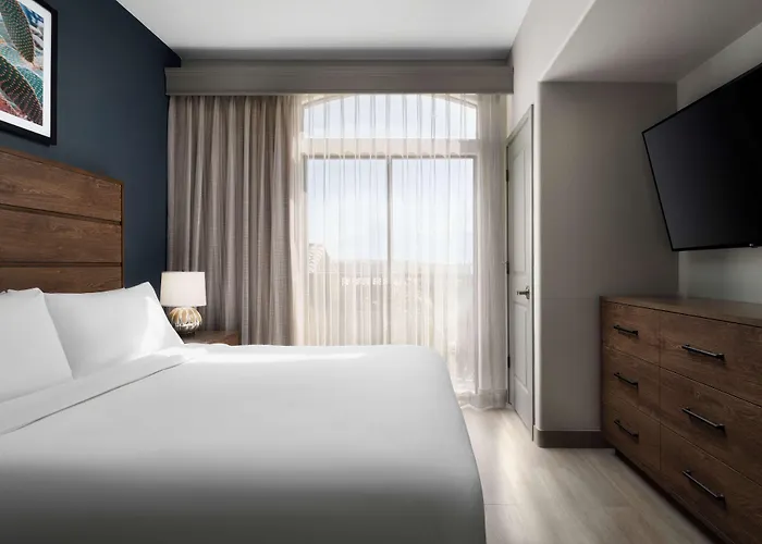Hotel Embassy Tucson - Paloma Village