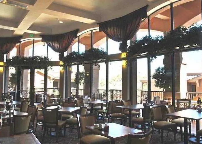 Hotel Embassy Tucson - Paloma Village 4*